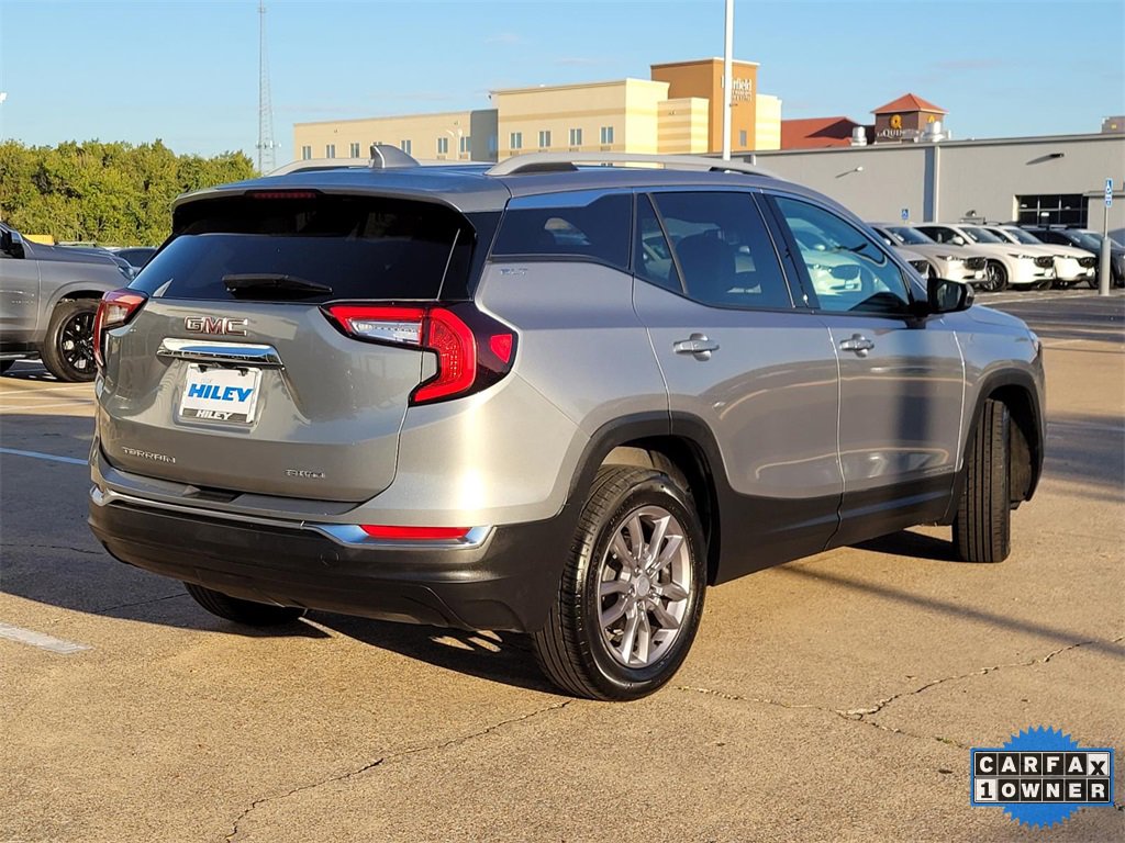 Used 2024 GMC Terrain SLT image 6