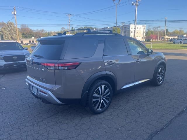 Used 2023 Nissan Pathfinder Platinum AWD/4WD image 17