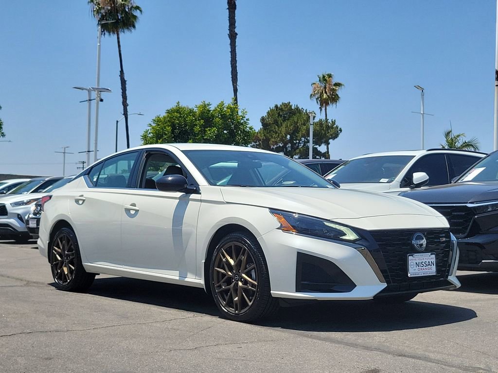 Used 2025 Nissan Altima 2.5 SR AWD/4WD image 33