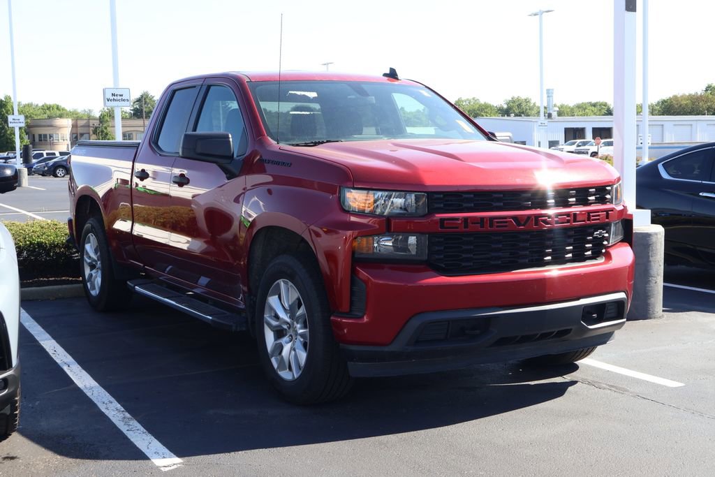 Used 2021 Chevrolet Silverado 1500 Custom w/ LPO, Dark Essentials Package AWD/4WD image 3