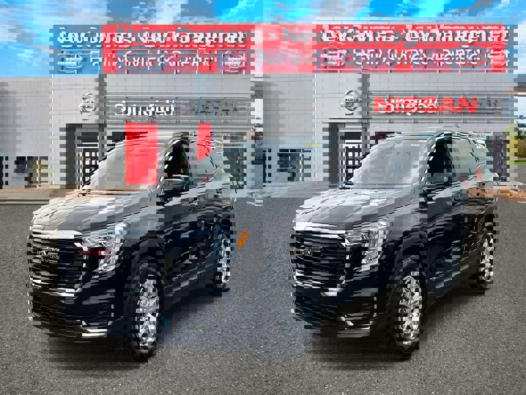 Used 2024 GMC Terrain SLE image 2