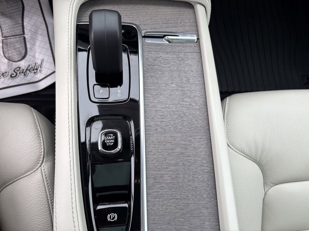 Certified 2023 Volvo XC90 B6 Plus w/ Protection Package Premier image 27