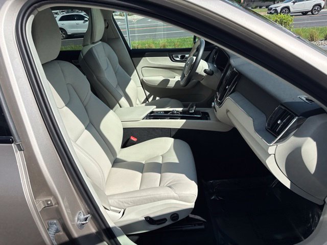 Certified 2024 Volvo XC60 T8 Plus w/ Climate Package AWD/4WD image 15