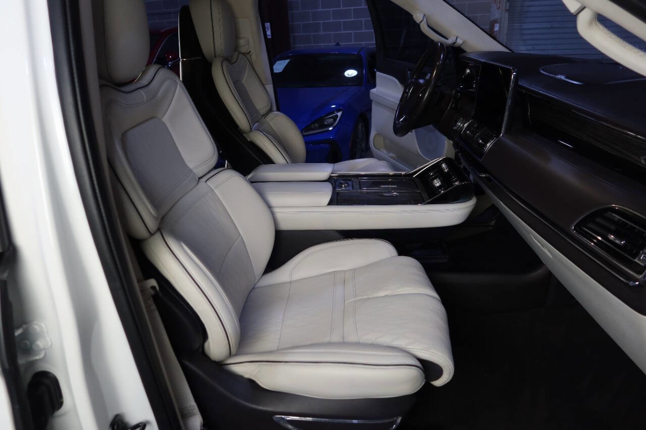 Used 2020 Lincoln Navigator Black Label w/ Cargo Convenience Package image 13
