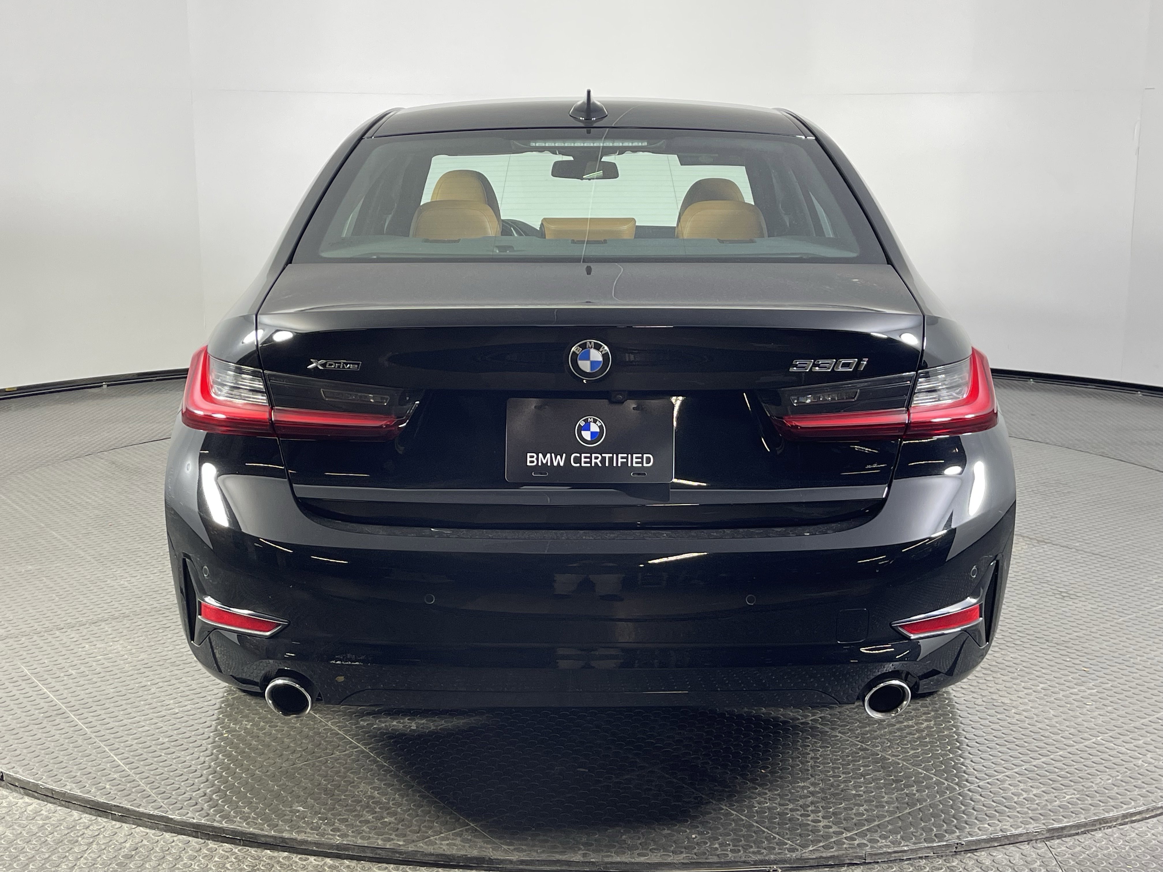 Certified 2022 BMW 330i xDrive Sedan w/ Driving Assistance Package image 7