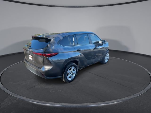 Used 2023 Toyota Highlander XLE image 17