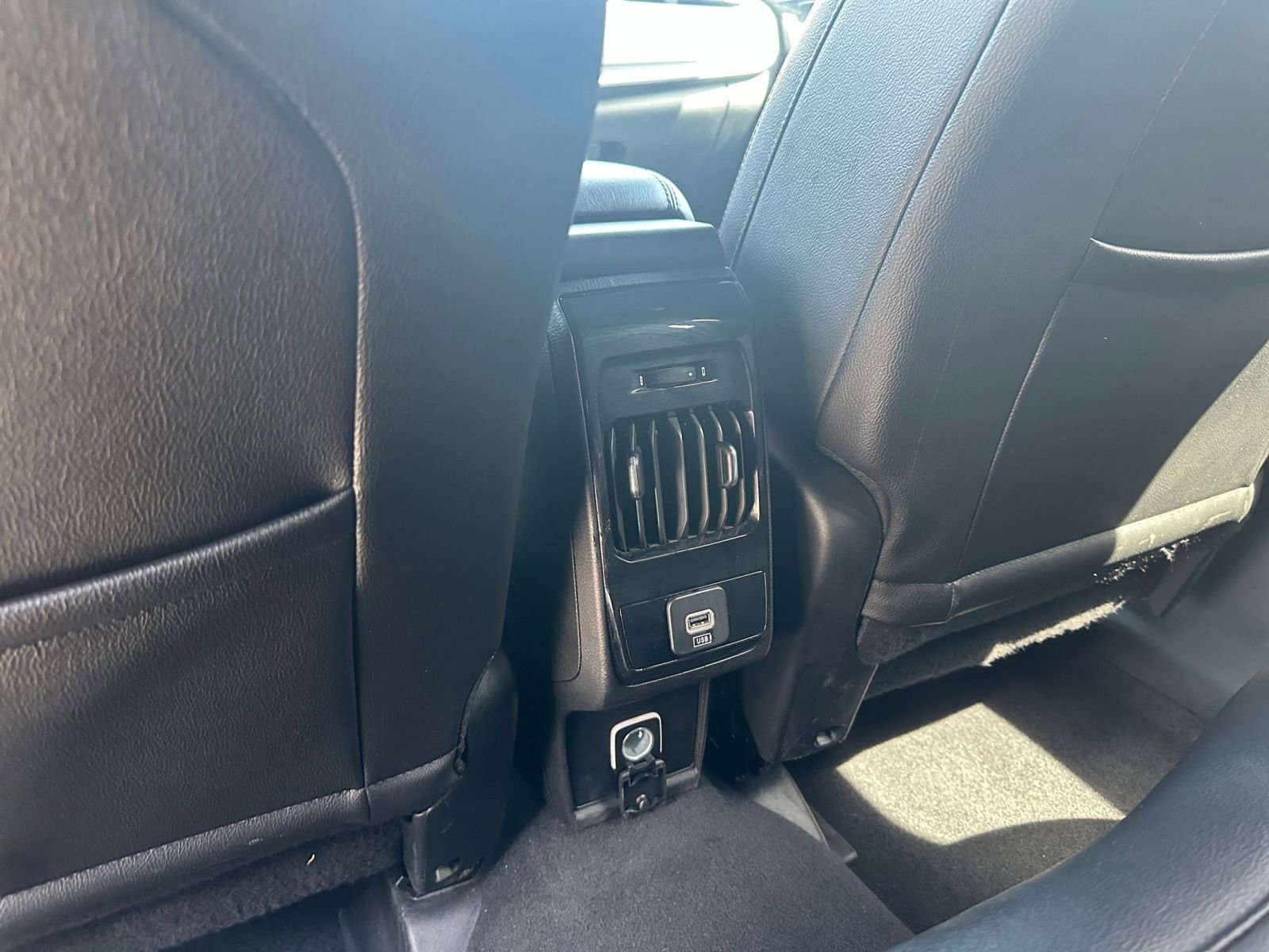 Used 2025 Jeep Compass Limited image 23