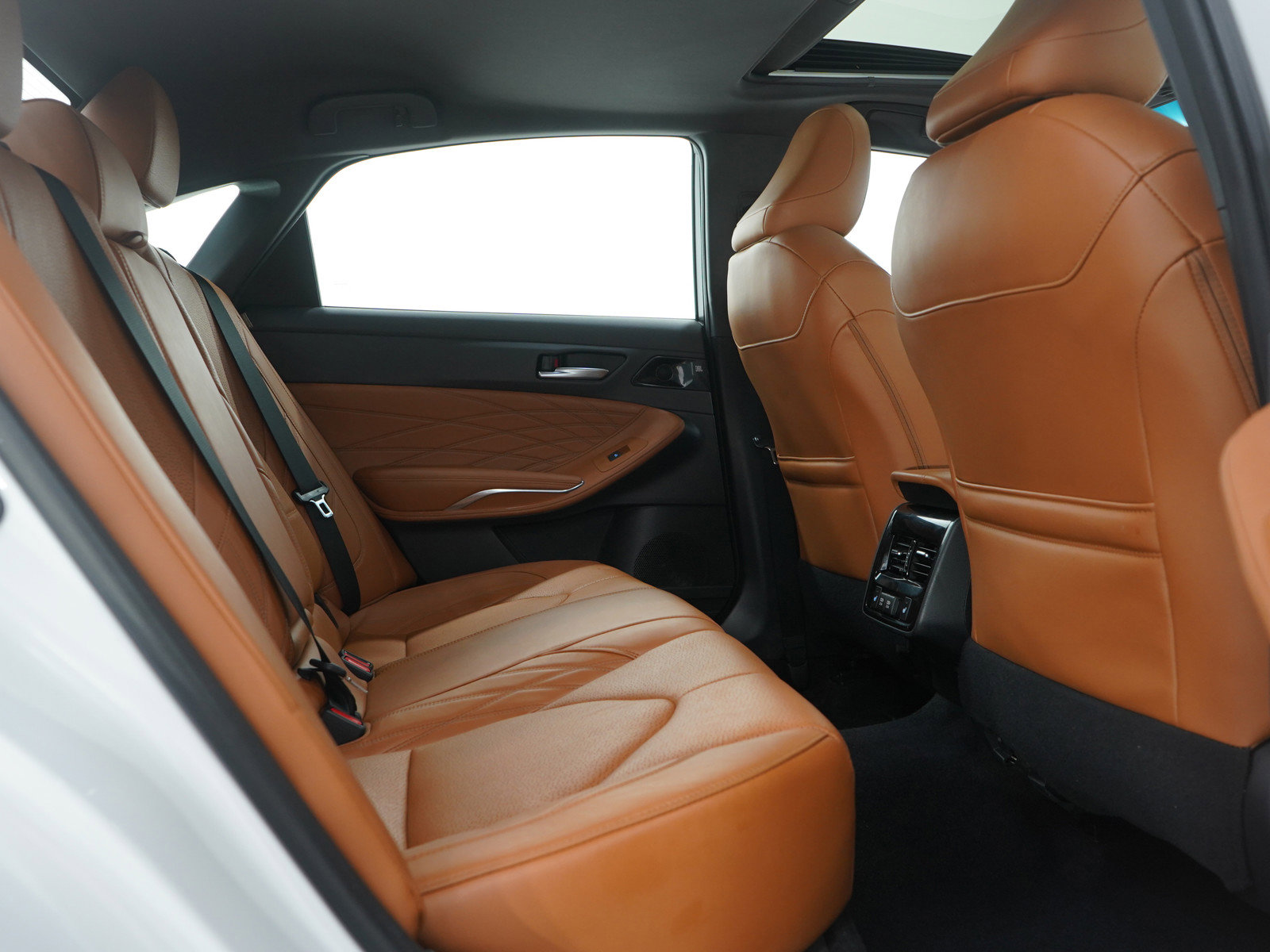 Used 2019 Toyota Avalon Limited image 12