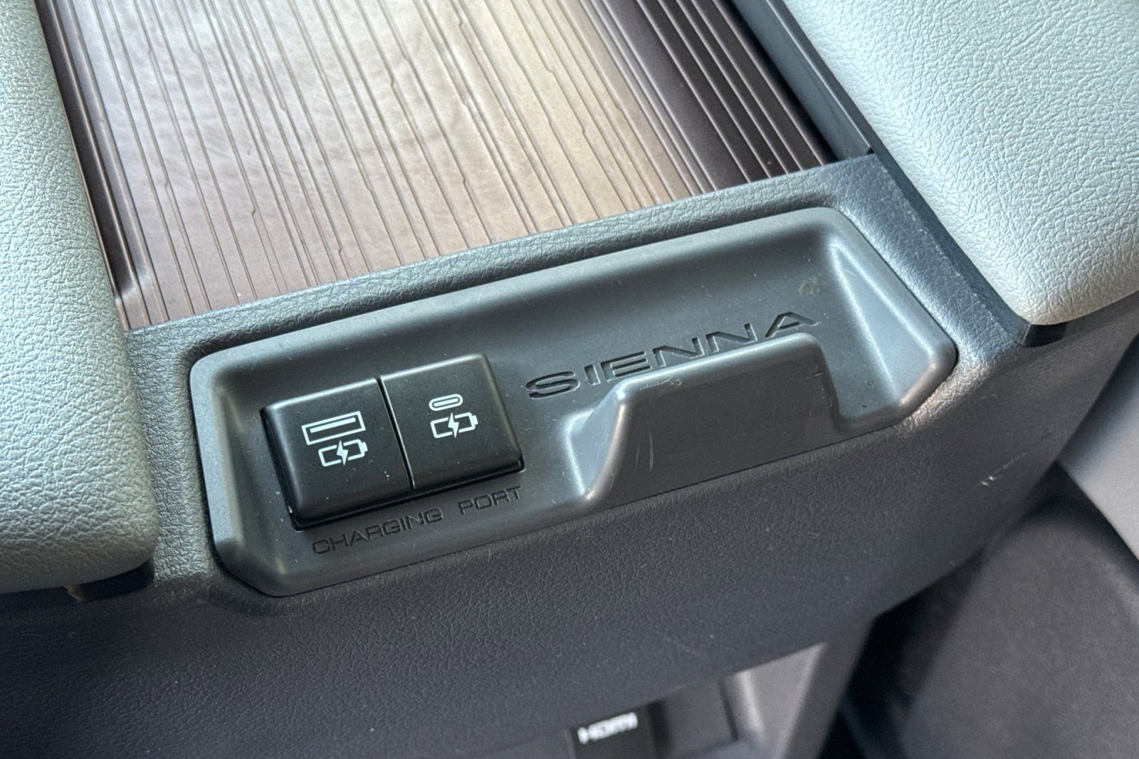 Used 2024 Toyota Sienna XLE w/ XLE Plus Package image 17