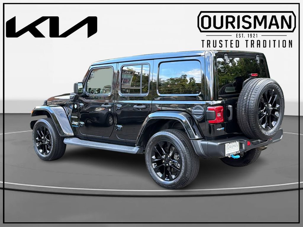 Used 2023 Jeep Wrangler Unlimited Sahara AWD/4WD image 3