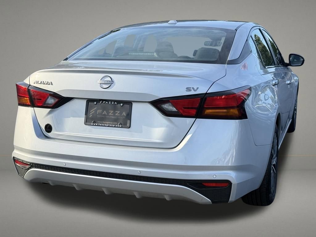 Used 2023 Nissan Altima 2.5 SV FWD image 5