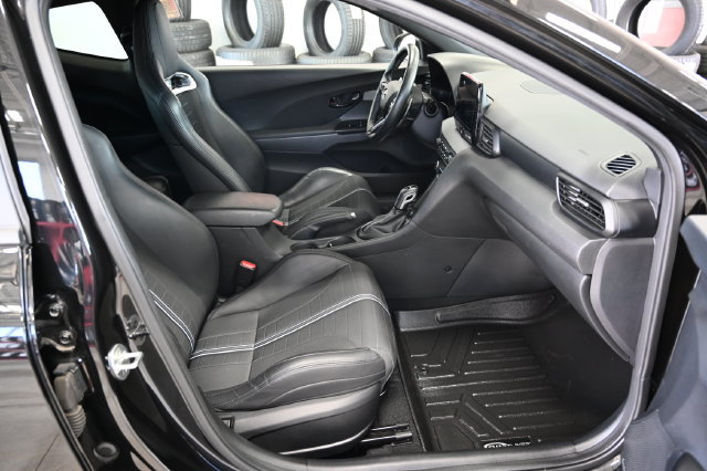 Used 2022 Hyundai Veloster N FWD image 10
