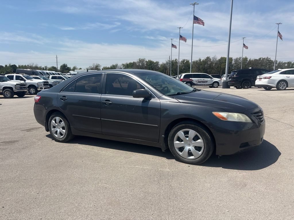 Used 2009 Toyota Camry LE FWD image 1