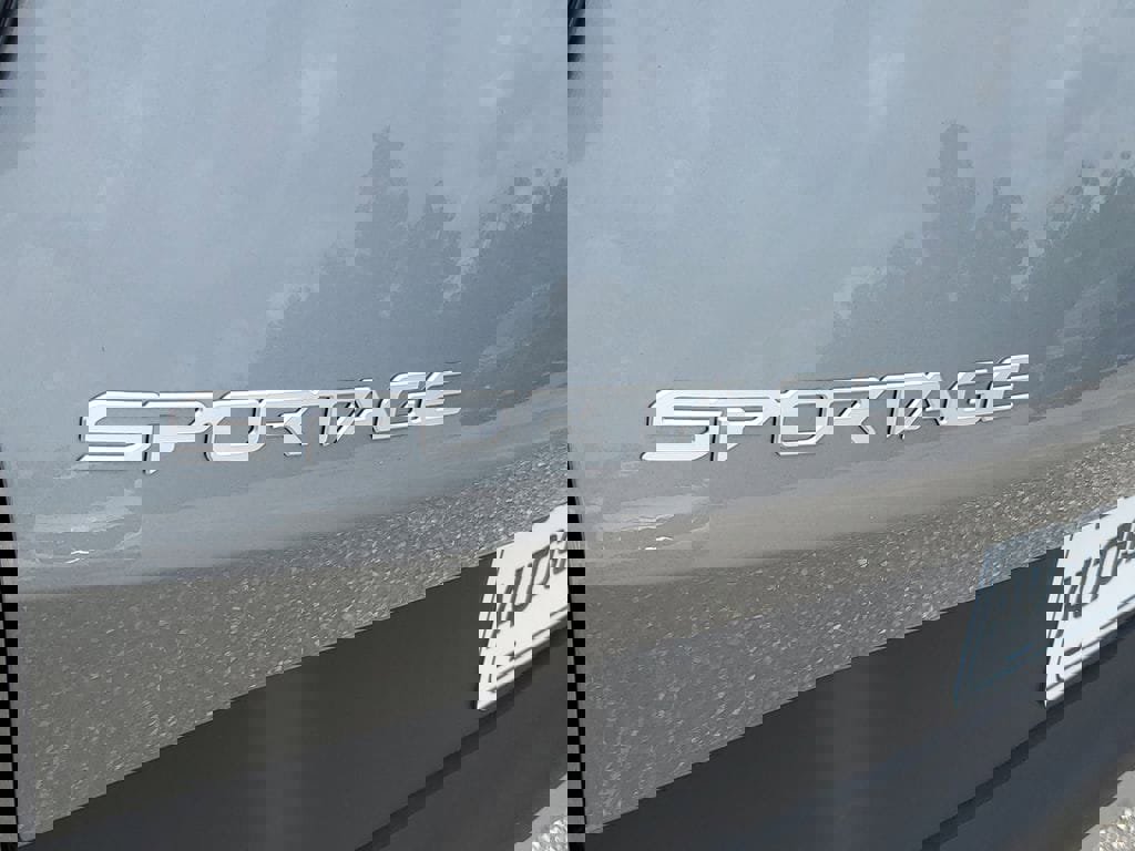 New 2025 Kia Sportage LX FWD image 26