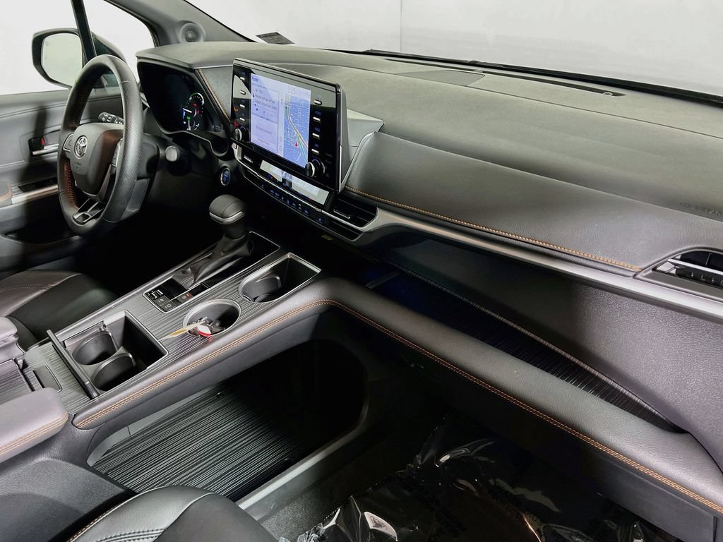 Certified 2021 Toyota Sienna XSE w/ XSE Plus Package AWD/4WD image 27