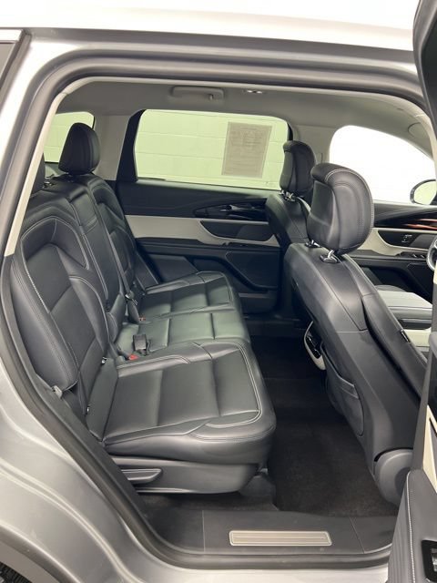 Used 2024 Lincoln Nautilus Premier AWD/4WD image 18