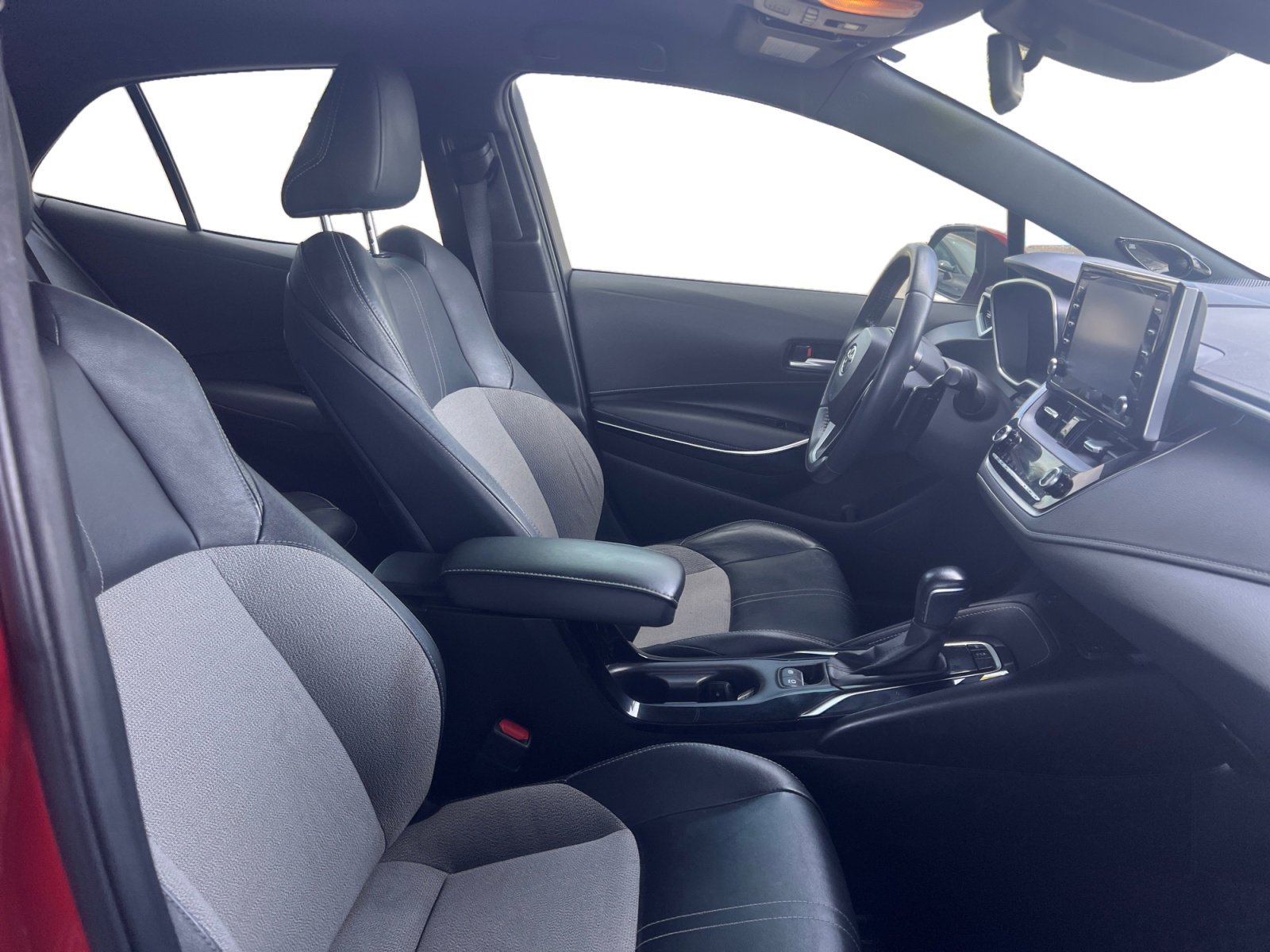 Used 2019 Toyota Corolla XSE FWD image 15