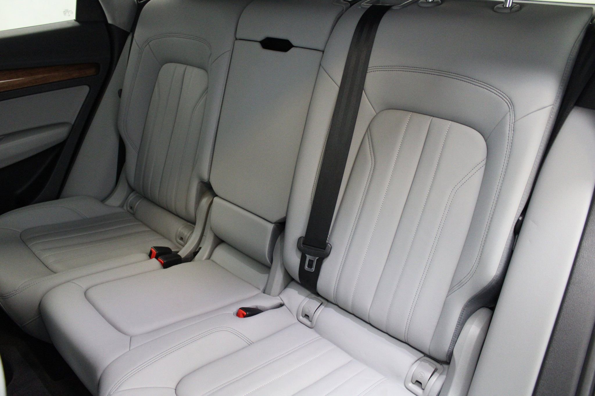 Used 2022 Audi Q5 2.0T Premium w/ Convenience Package image 19