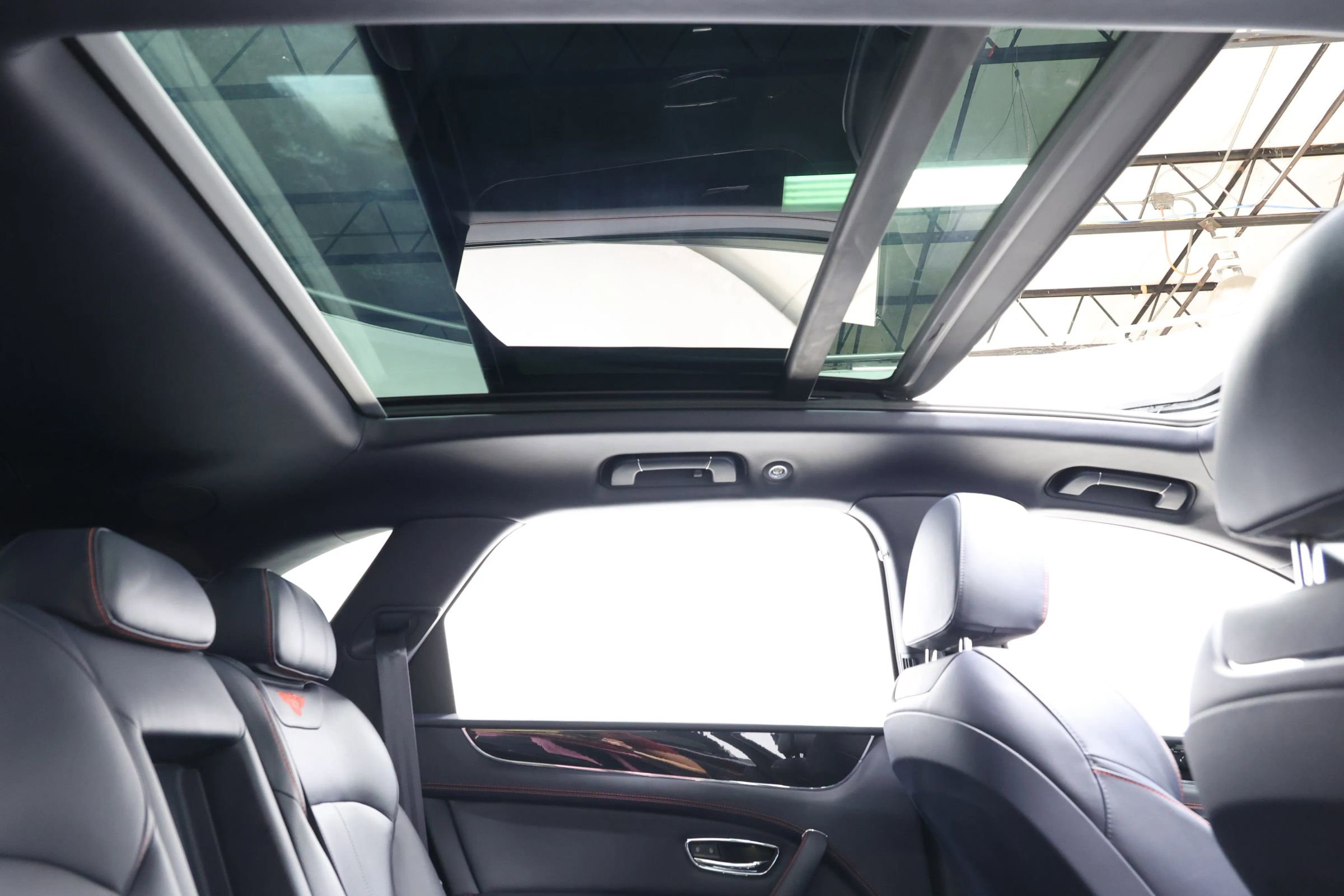 Used 2019 Bentley Bentayga AWD/4WD image 84
