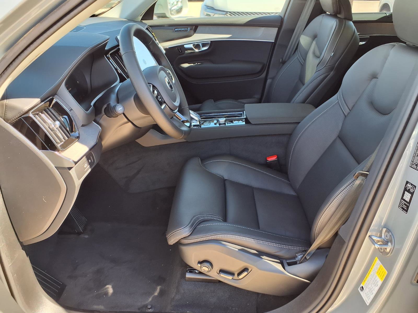 New 2026 Volvo XC90 T8 Ultra w/ Protection Package Premier image 13