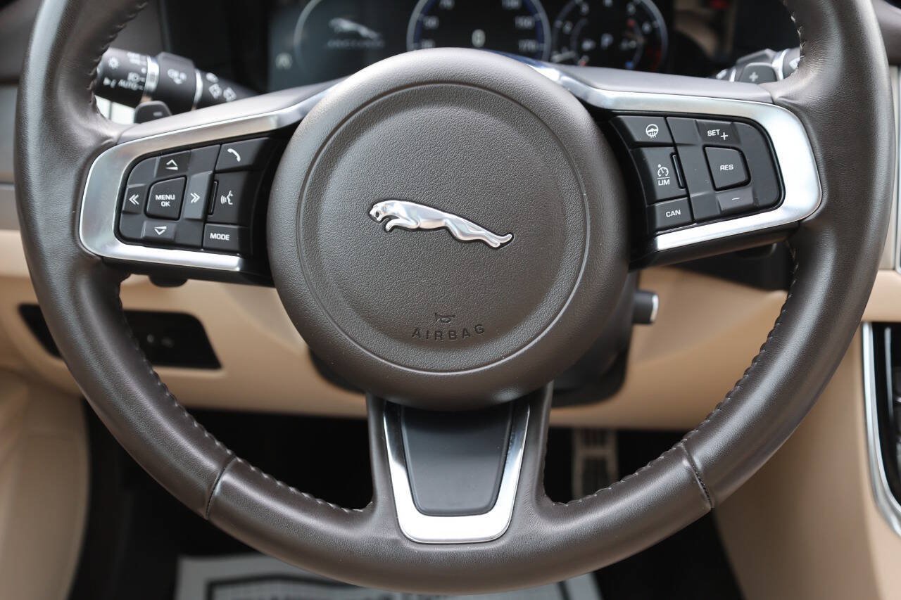 Used 2020 Jaguar XF Prestige AWD/4WD image 18
