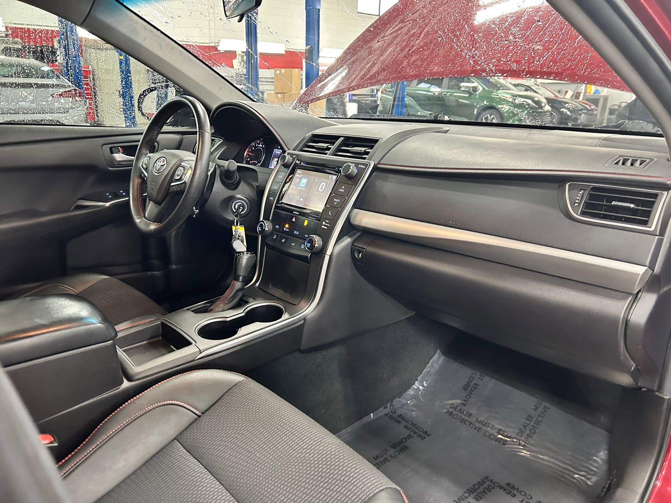Used 2017 Toyota Camry SE FWD image 29