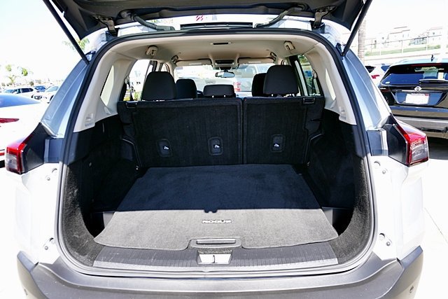 Used 2023 Nissan Rogue SV FWD image 19