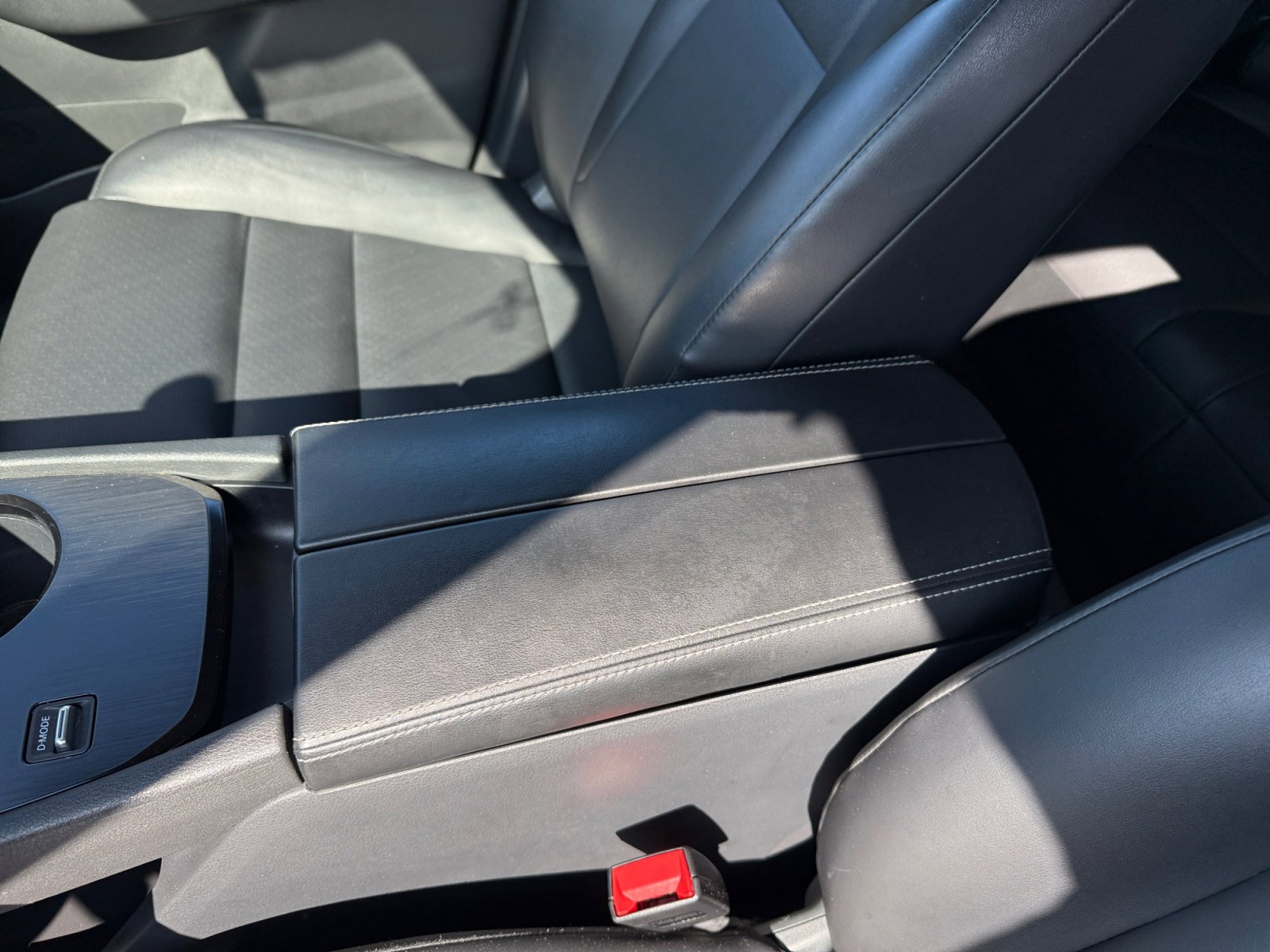 Used 2023 Nissan Rogue SV w/ SV Premium Package image 14