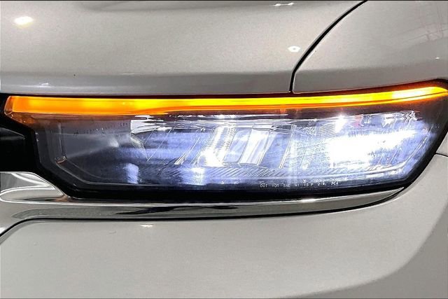 Used 2023 Jeep Grand Cherokee Limited w/ Luxury Tech Group II image 33