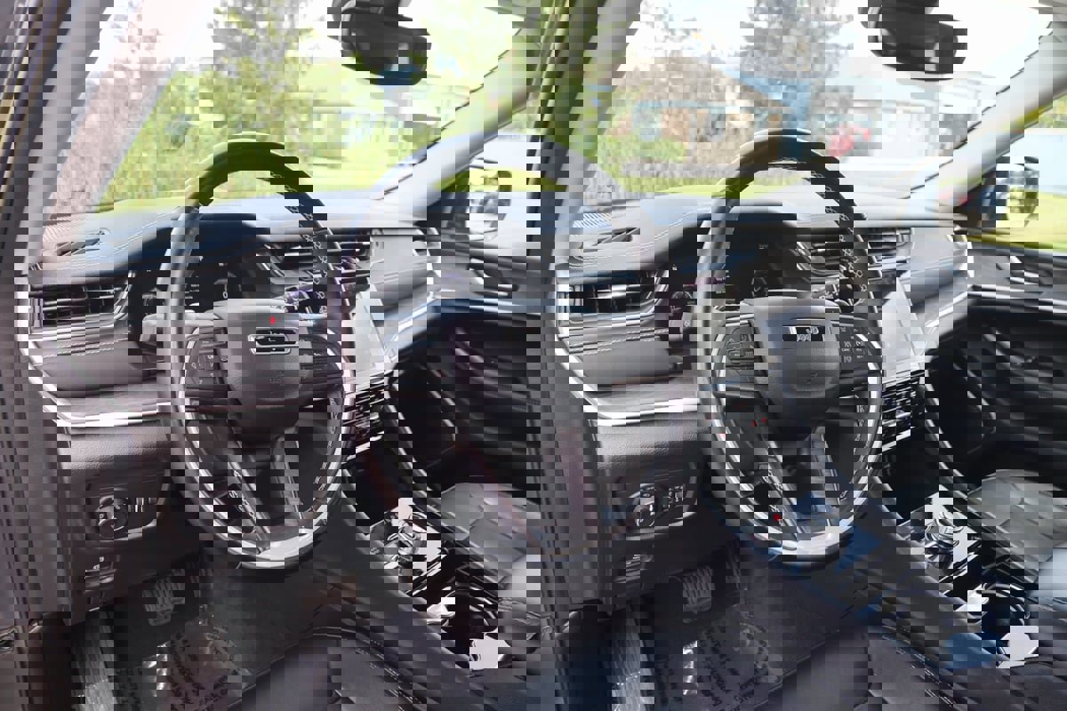 Used 2022 Jeep Grand Cherokee Limited image 29