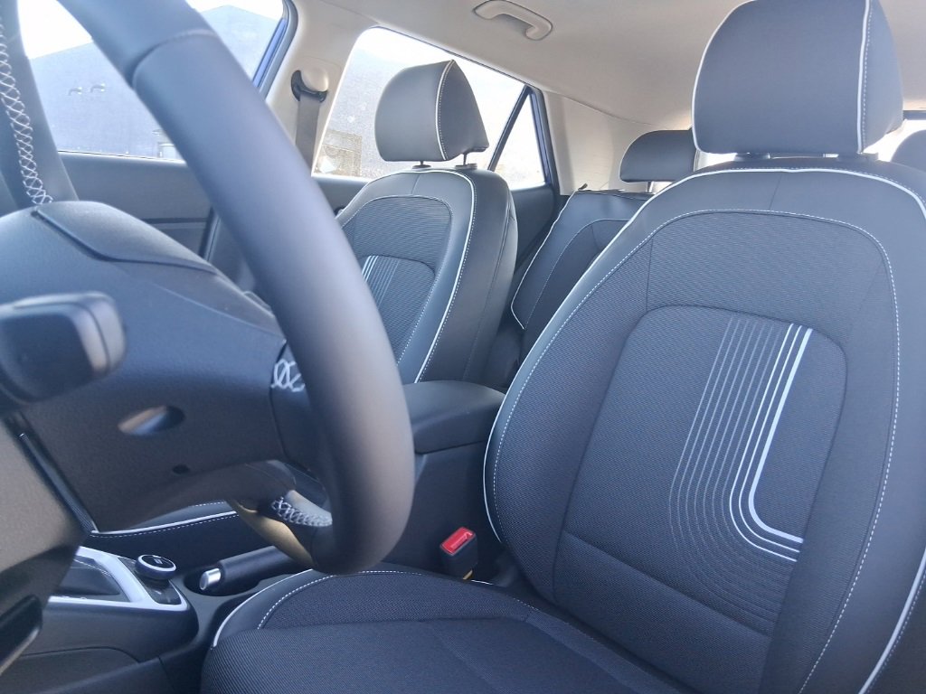 New 2025 Hyundai Venue Limited image 18