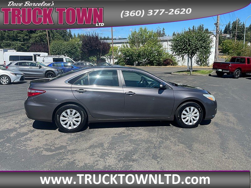 Used 2015 Toyota Camry LE FWD image 6