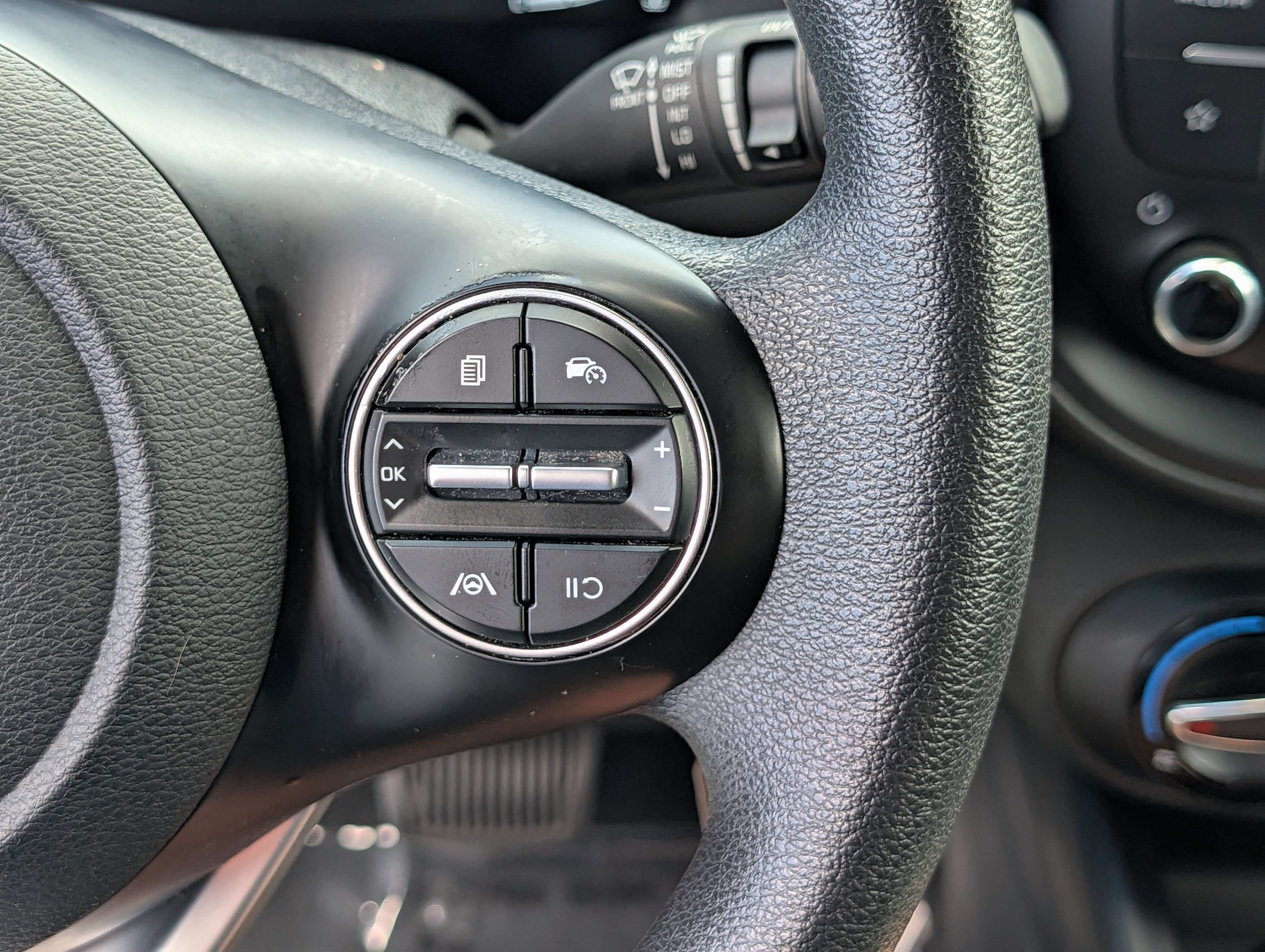 Used 2024 Kia Soul LX w/ Option Group 015 FWD image 20