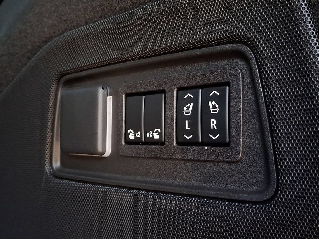 Used 2023 Cadillac Escalade V w/ LPO, ONYX Package AWD/4WD image 36