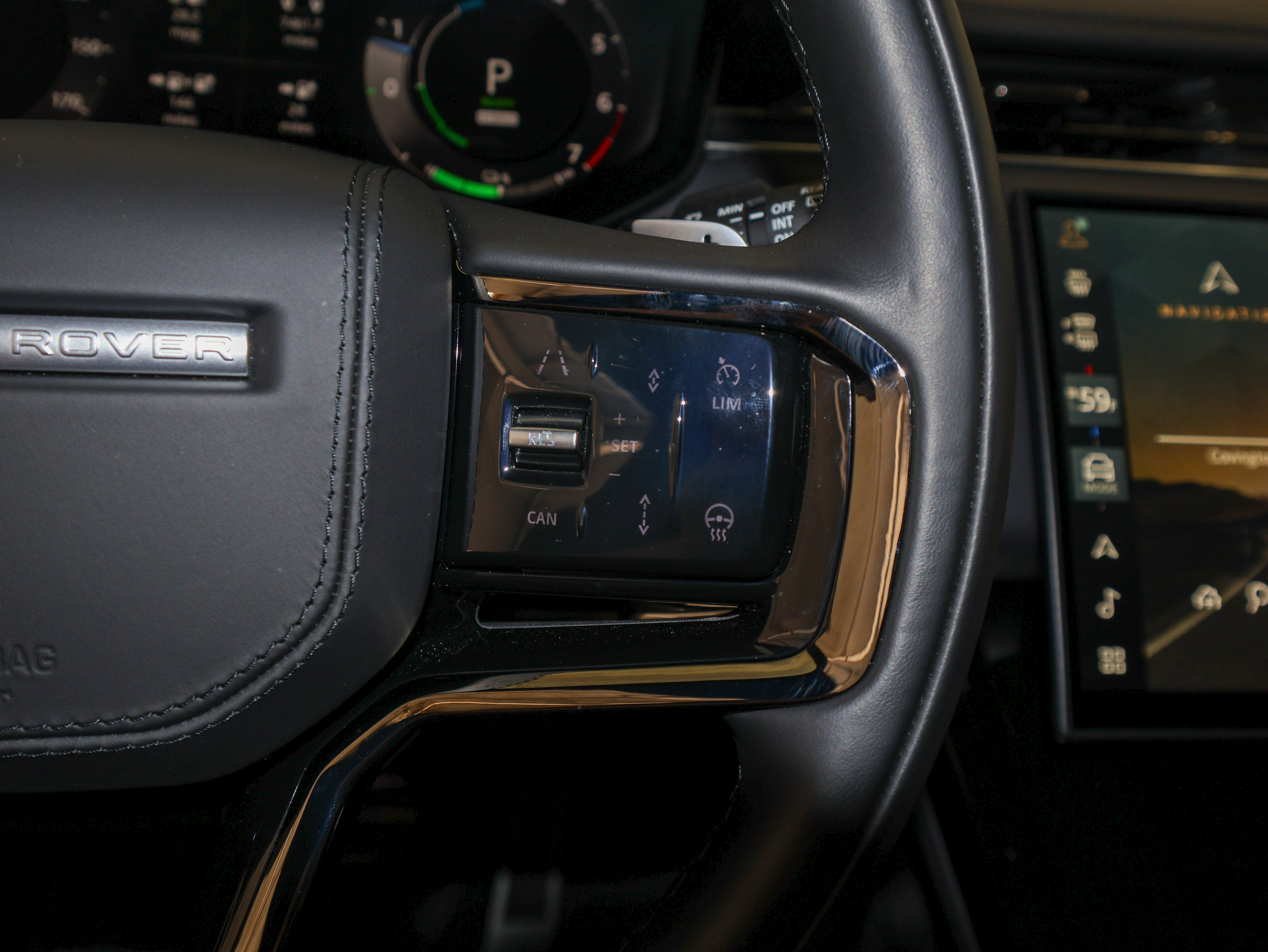 Used 2025 Land Rover Range Rover Sport Dynamic SE image 44