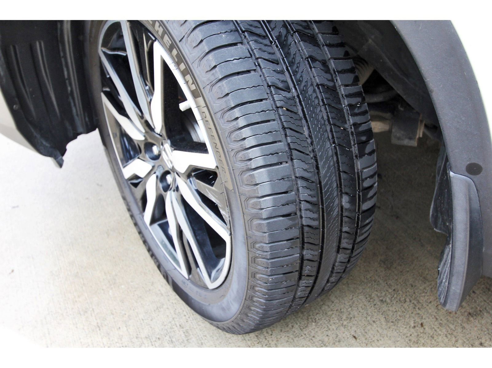 Used 2019 Honda Pilot Touring image 32