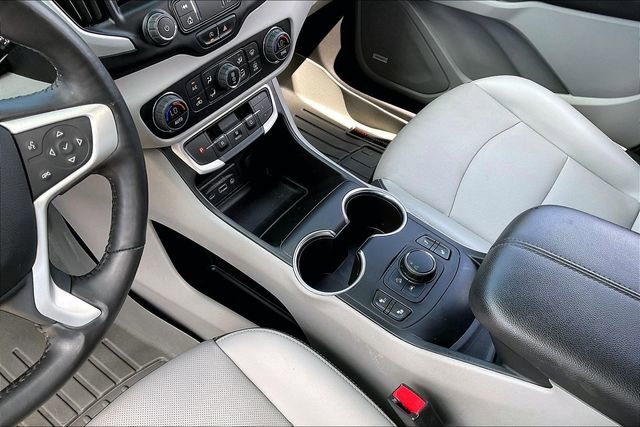 Used 2022 GMC Terrain SLT w/ Infotainment Package II image 13