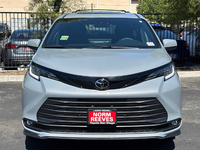 New 2026 Toyota Sienna XLE Woodland Edition AWD/4WD image 5