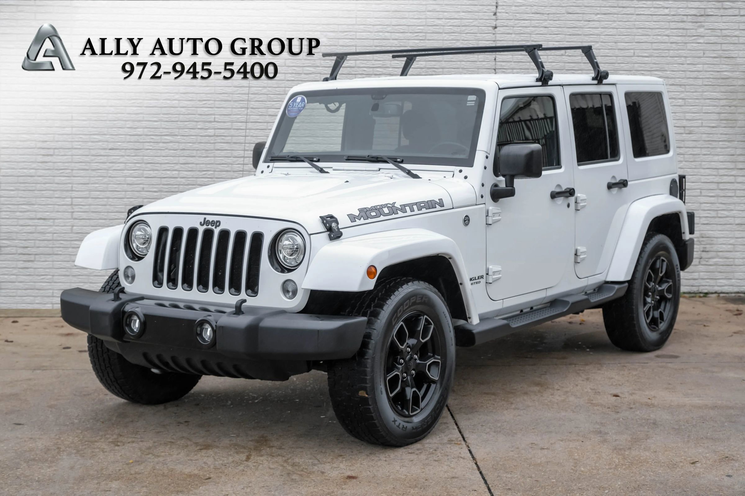 Used 2017 Jeep Wrangler Unlimited Sahara AWD/4WD image 1