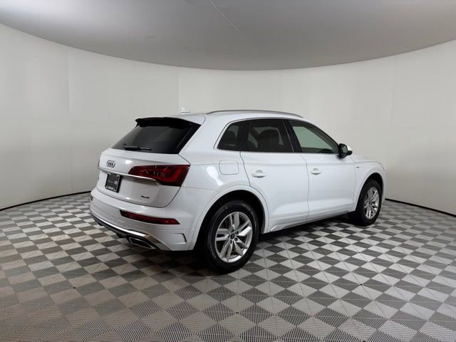 Used 2023 Audi Q5 2.0T Premium w/ Convenience Package image 7