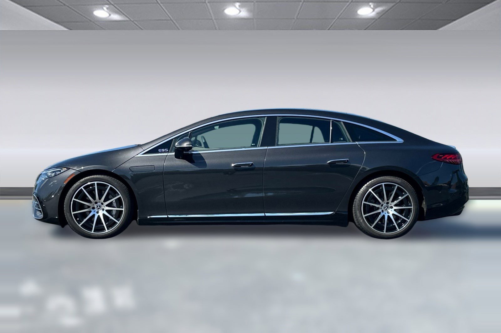 Used 2023 Mercedes-Benz EQS 580 4MATIC Sedan image 2