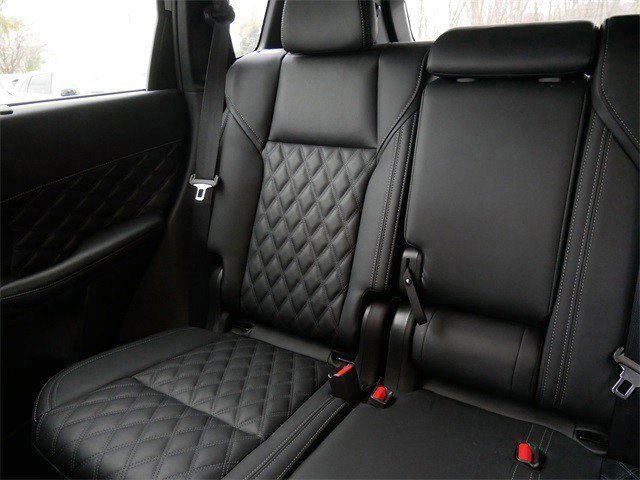 Used 2025 Mitsubishi Outlander SEL image 13