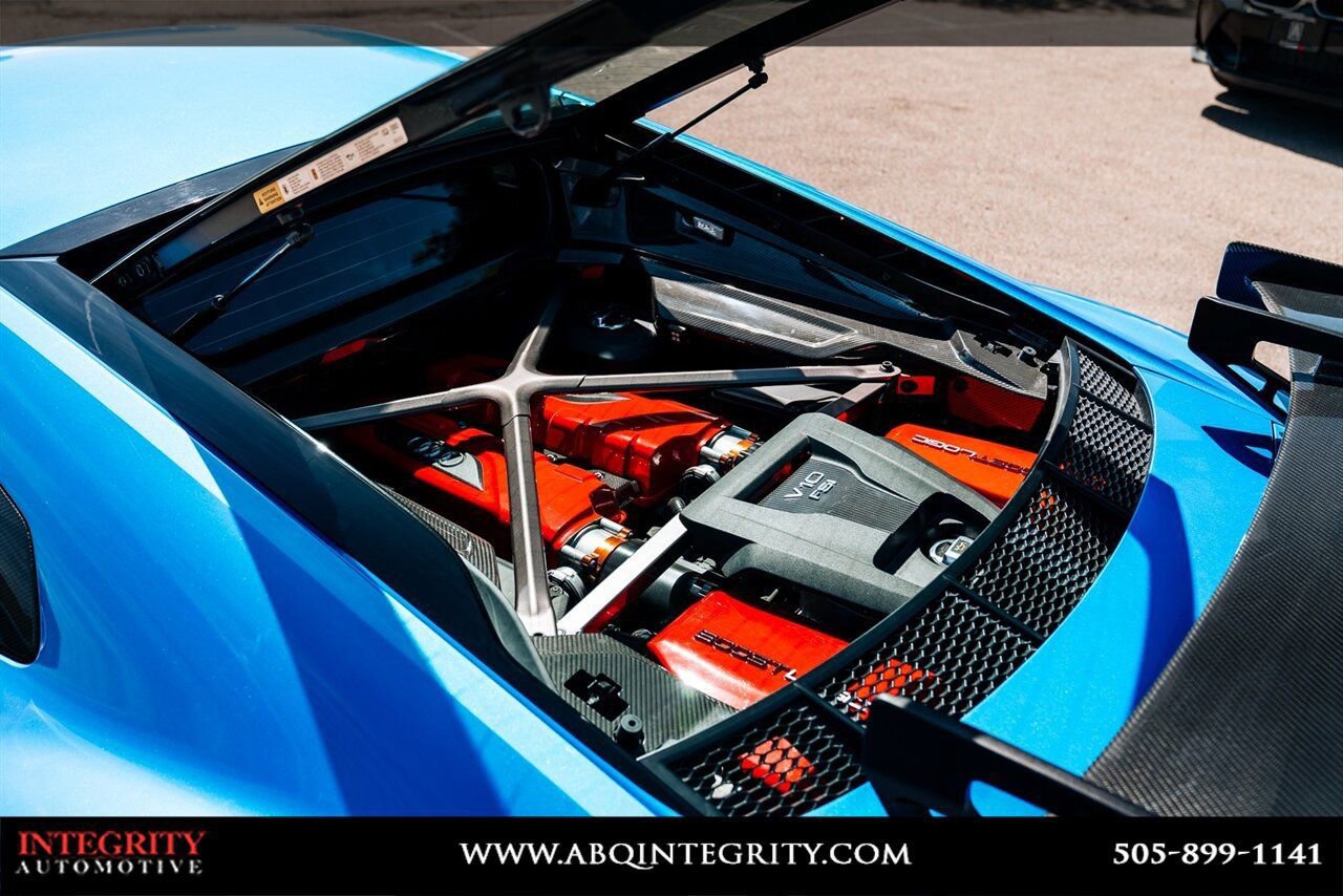 Used 2017 Audi R8 V10 w/ Carbon Exterior Package image 47