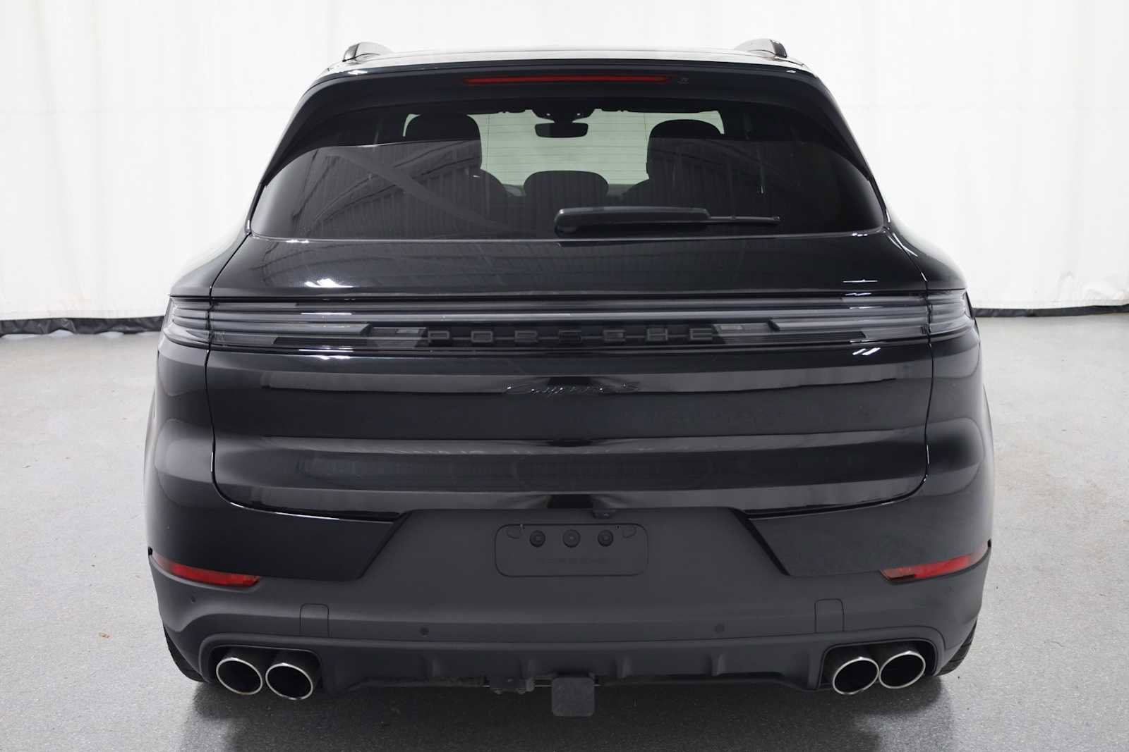 Certified 2025 Porsche Cayenne S image 7