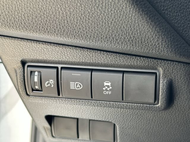 Used 2026 Toyota Corolla Cross XLE FWD image 26
