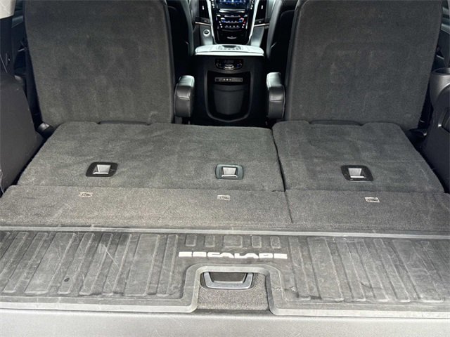 Used 2016 Cadillac Escalade Luxury image 19