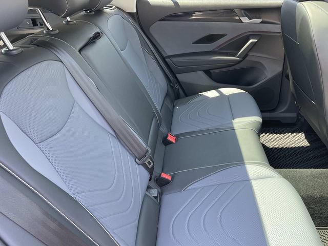 Certified 2026 Volkswagen Tiguan SE w/ Panoramic Sunroof Package FWD image 26