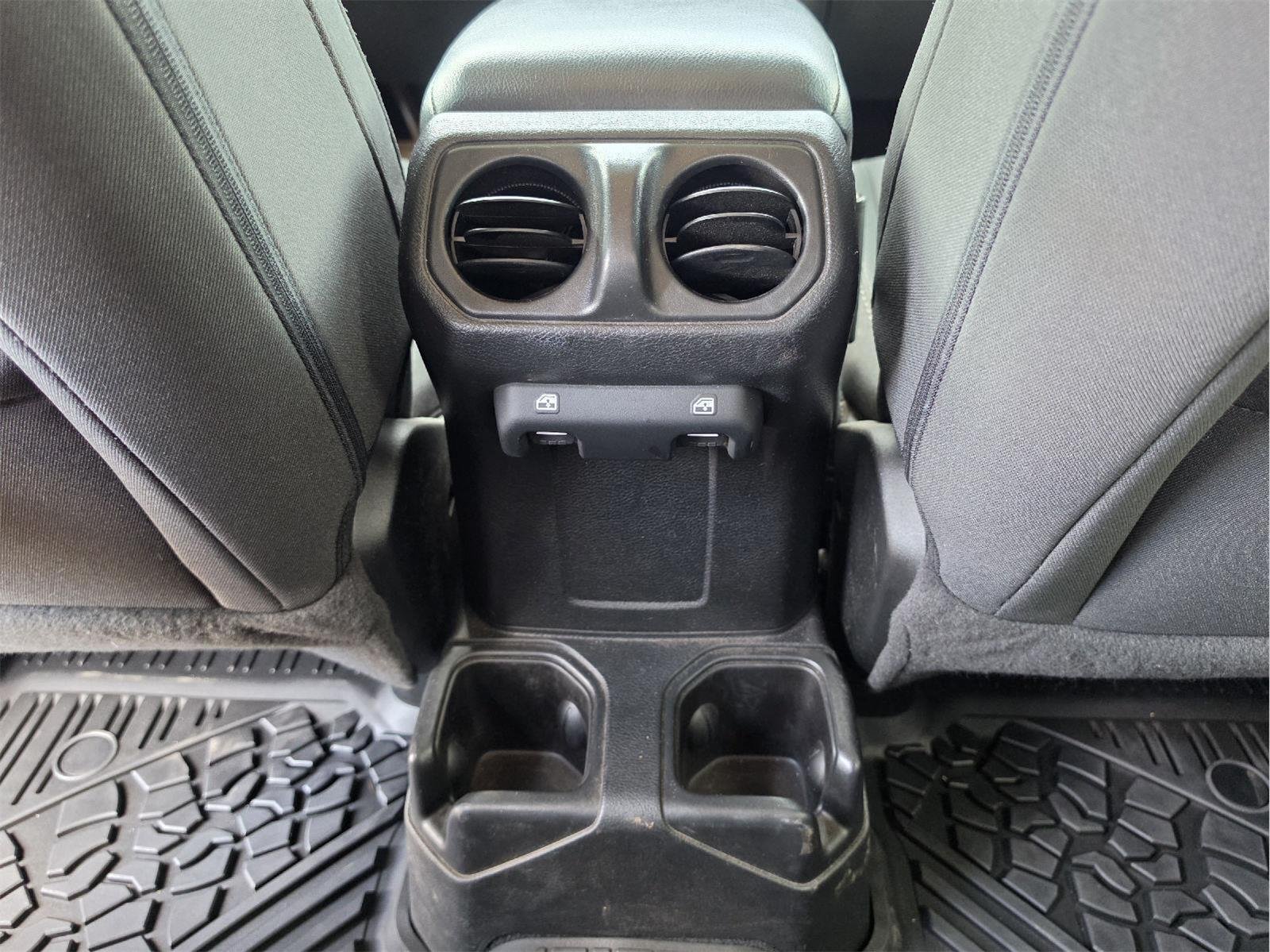 Used 2023 Jeep Gladiator Sport AWD/4WD image 18