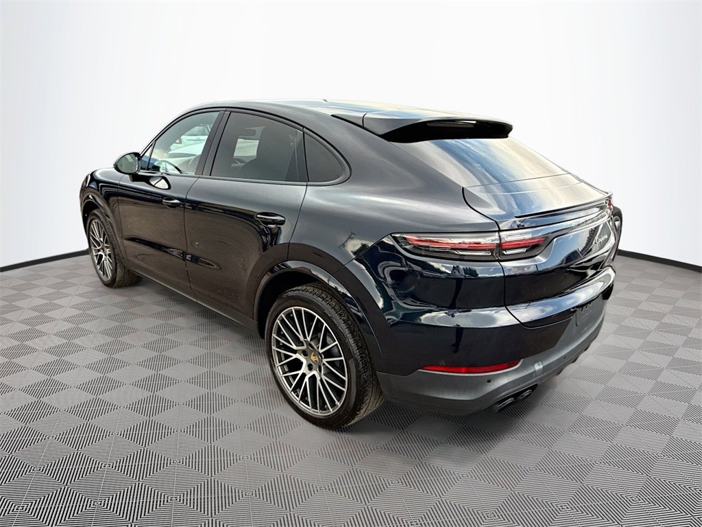 Used 2022 Porsche Cayenne Platinum Edition image 6