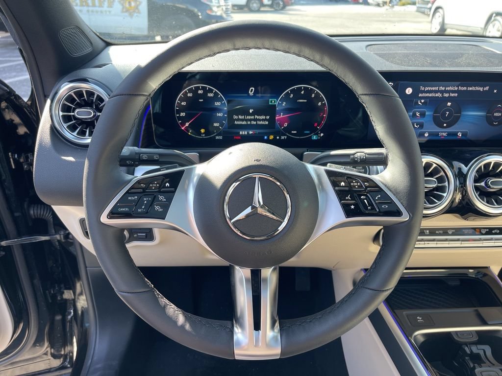 Used 2026 Mercedes-Benz GLB 250 4MATIC image 15